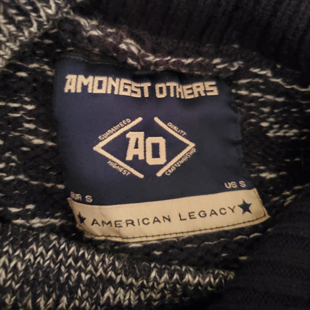Sweatshirt - Picture 7 of 7